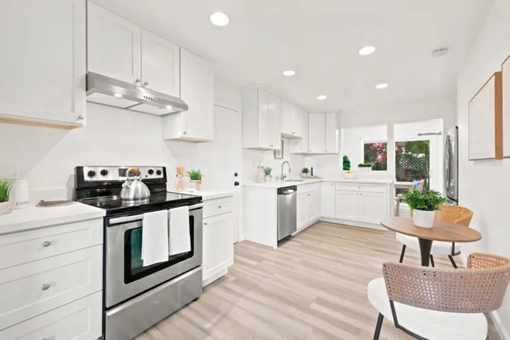 1052 Delna Manor Lane 1052, San Jose, California 95128