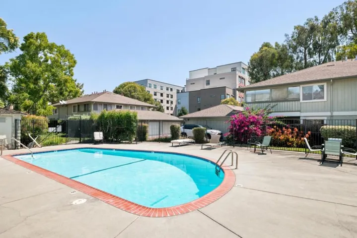1052 Delna Manor Lane 1052, San Jose, California 95128