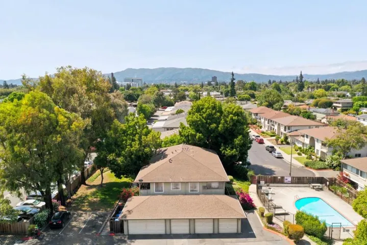 1052 Delna Manor Lane 1052, San Jose, California 95128