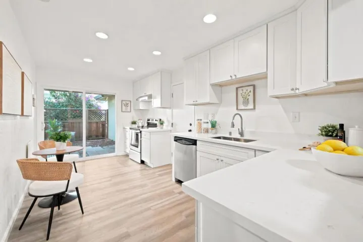 1052 Delna Manor Lane 1052, San Jose, California 95128