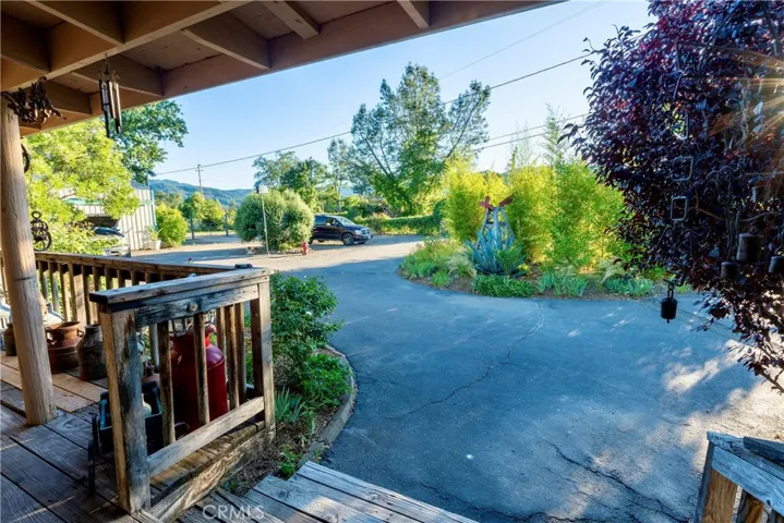 Circular driveway