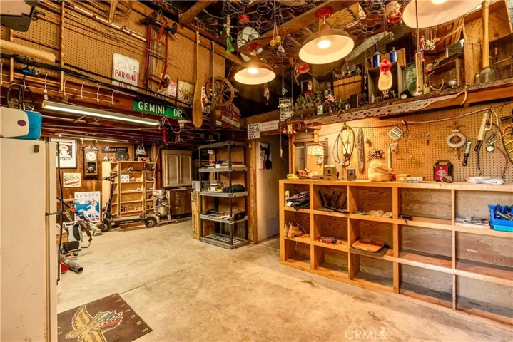 INSIDE SHOP