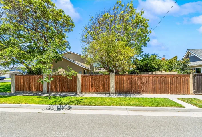 15802 Wicklow, Huntington Beach, California 92647