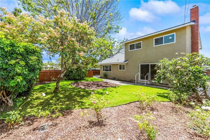 15802 Wicklow, Huntington Beach, California 92647
