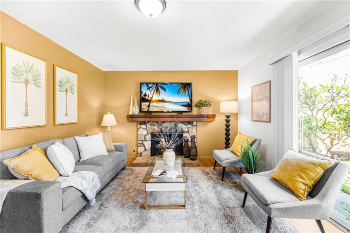 15802 Wicklow, Huntington Beach, California 92647