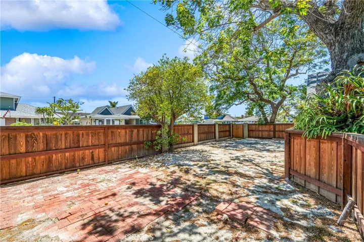 15802 Wicklow, Huntington Beach, California 92647