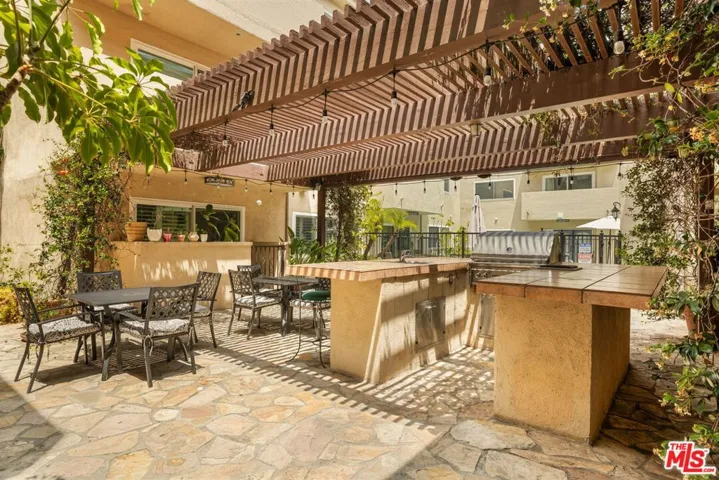 1203 N Sweetzer Avenue 305, West Hollywood, California 90069