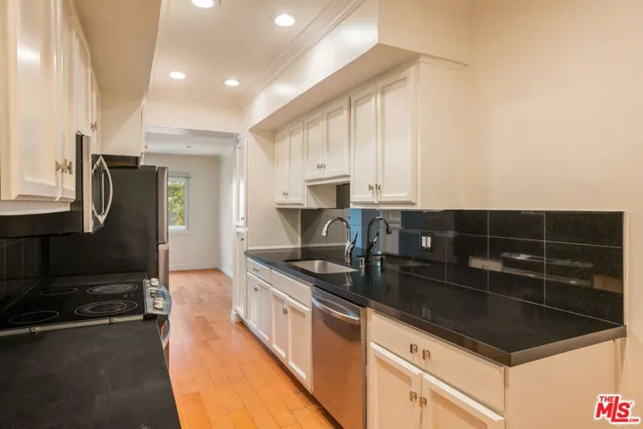 1203 N Sweetzer Avenue 305, West Hollywood, California 90069