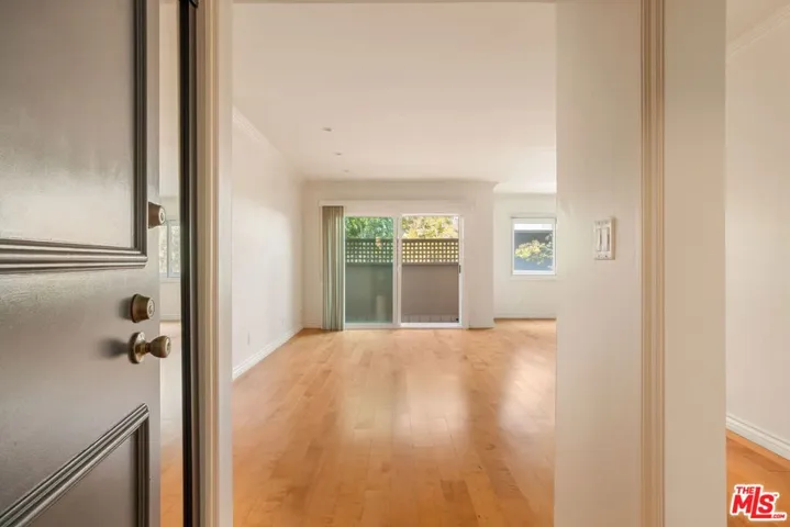 1203 N Sweetzer Avenue 305, West Hollywood, California 90069