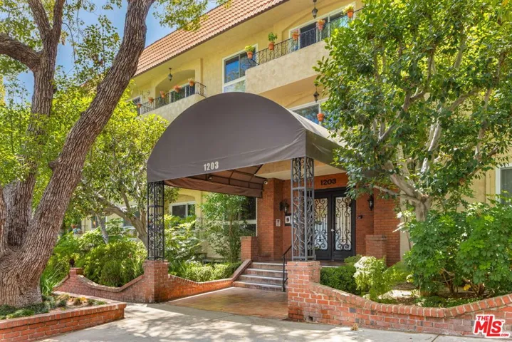 1203 N Sweetzer Avenue 305, West Hollywood, California 90069
