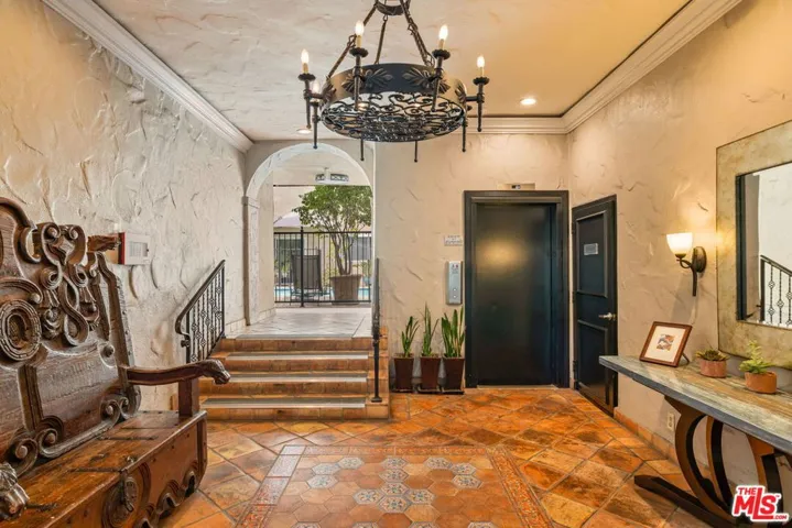 1203 N Sweetzer Avenue 305, West Hollywood, California 90069