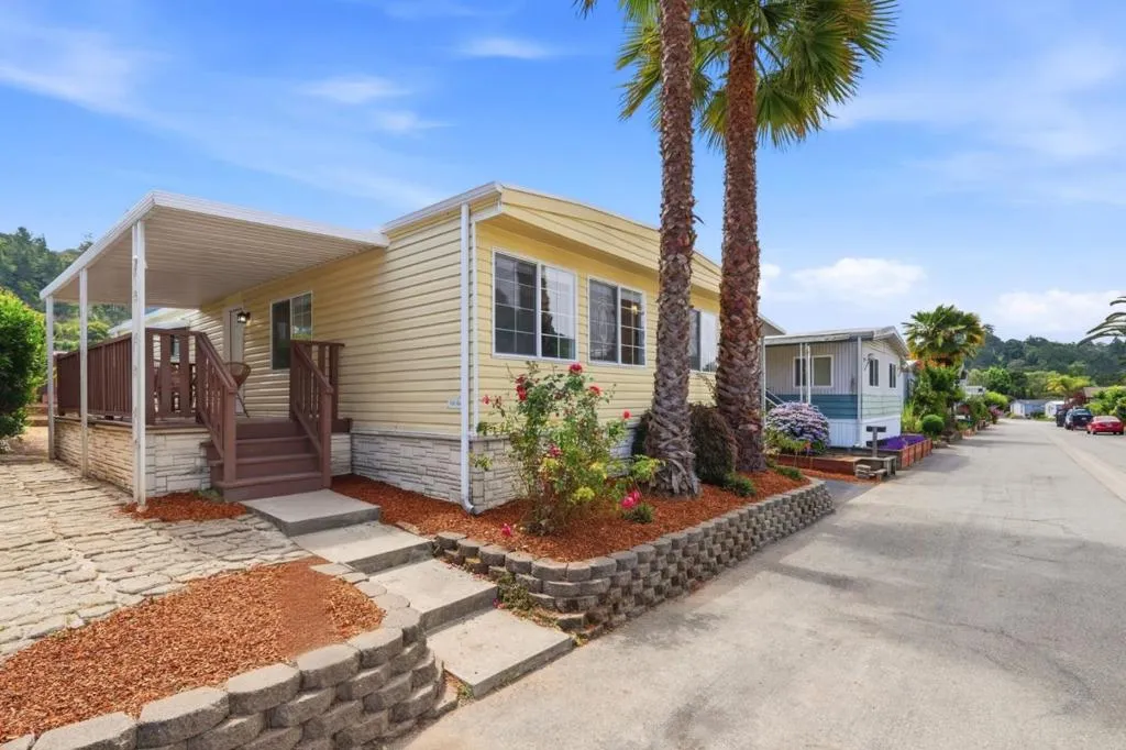 28 Eugenia Ave