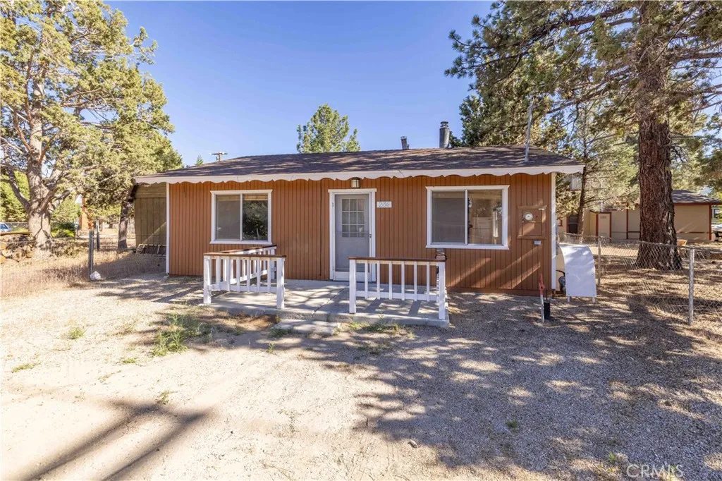 2136 5th Ln