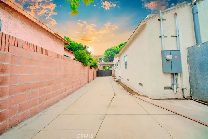 2549 Kansas, South Gate, California 90280
