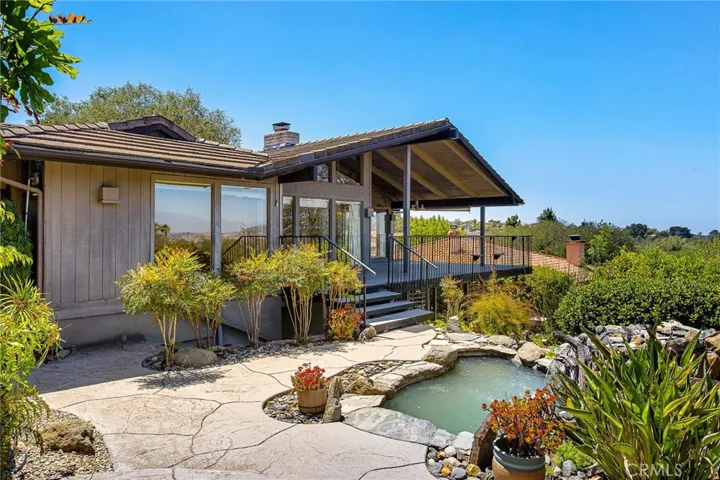 10960 Treeside Lane, Escondido, California 92026