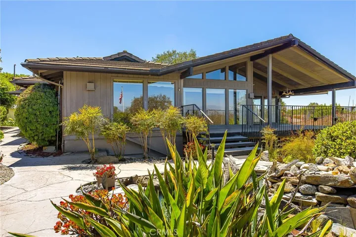 10960 Treeside Lane, Escondido, California 92026