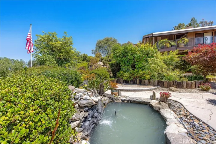 10960 Treeside Lane, Escondido, California 92026