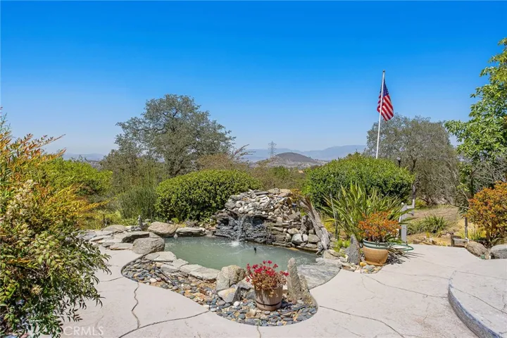 10960 Treeside Lane, Escondido, California 92026