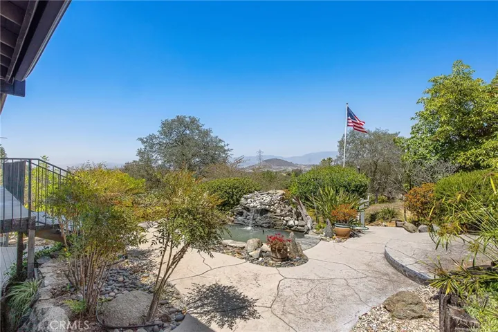 10960 Treeside Lane, Escondido, California 92026