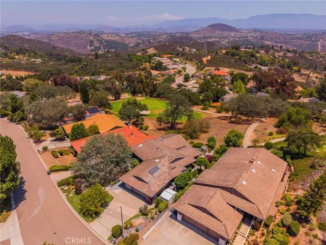 10960 Treeside Lane, Escondido, California 92026
