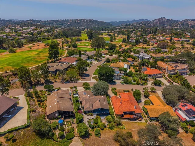 10960 Treeside Lane, Escondido, California 92026