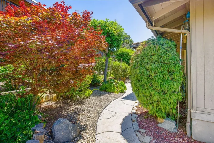 10960 Treeside Lane, Escondido, California 92026