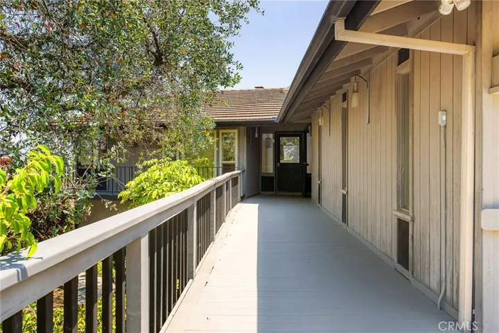 10960 Treeside Lane, Escondido, California 92026