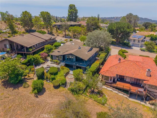 10960 Treeside Lane, Escondido, California 92026