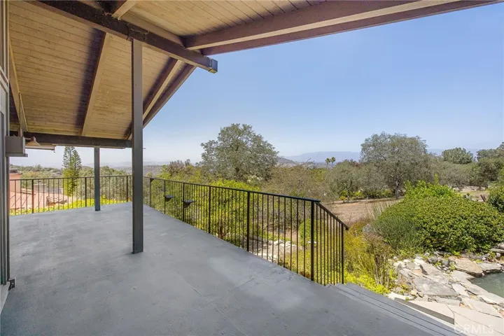 10960 Treeside Lane, Escondido, California 92026