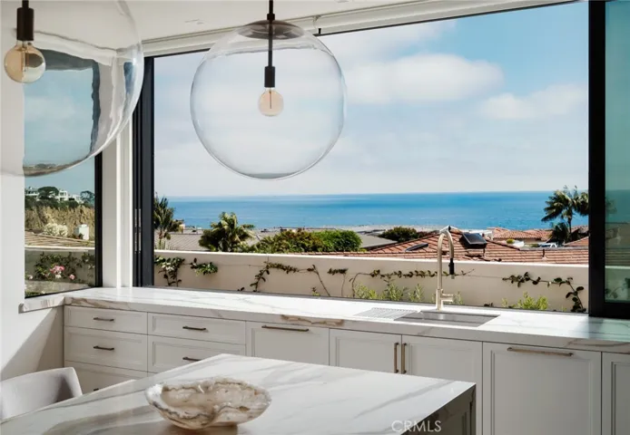 2595 Altamar, Laguna Beach, California 92651