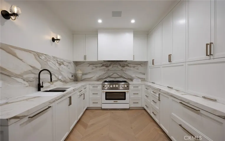 Back Kitchen