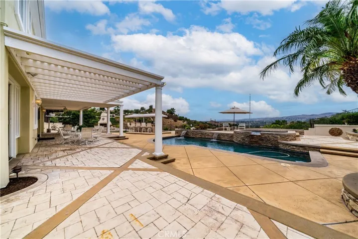 7801 E Bridgewood Drive E, Anaheim Hills, California 92808