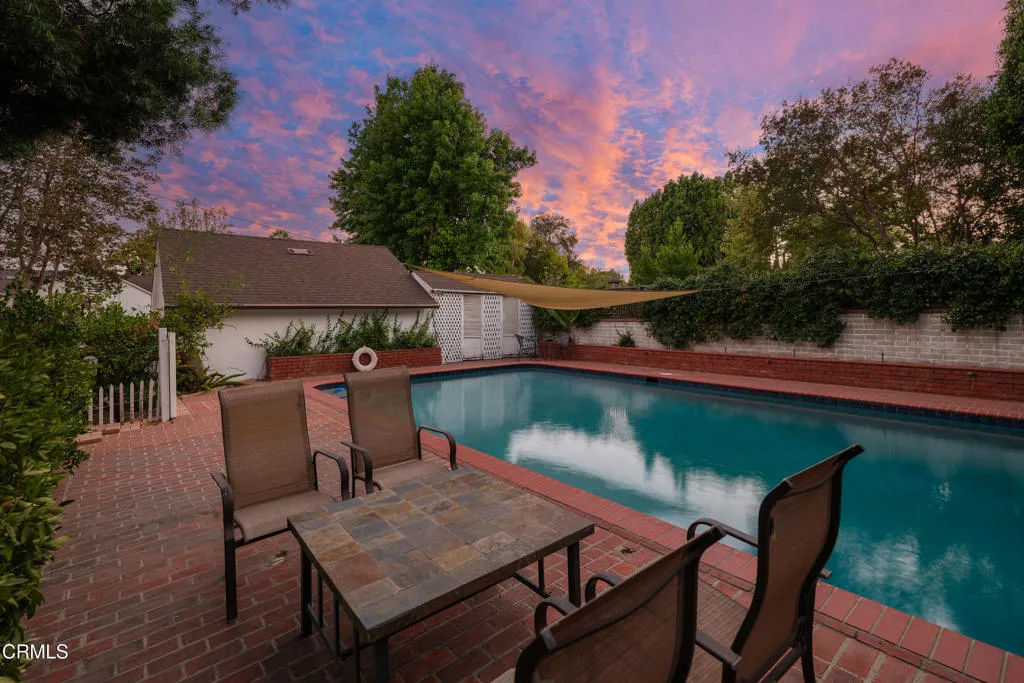 SSR_2067EastWoodlyn_091_FLEXMLS