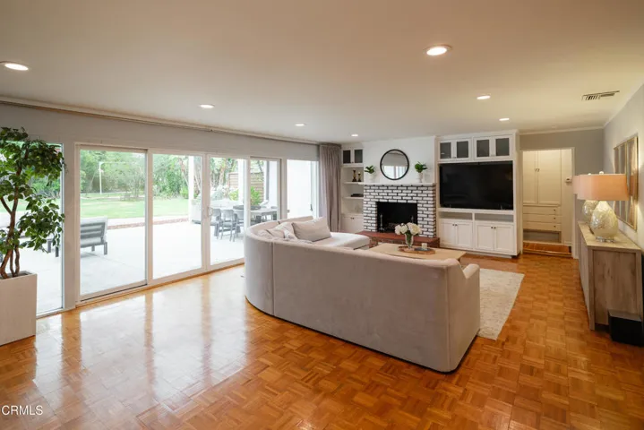 SSR_2067EastWoodlyn_025_FLEXMLS