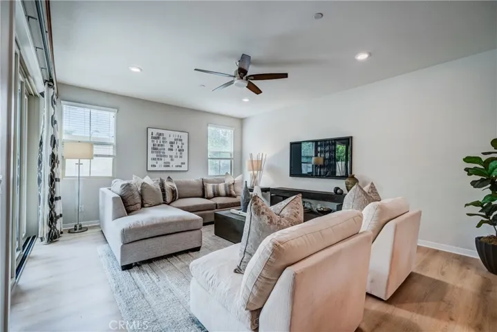 159 Newington, Irvine, California 92618
