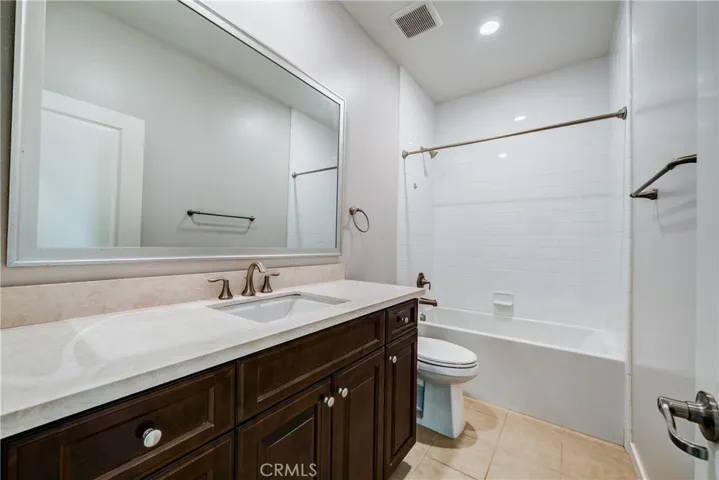 159 Newington, Irvine, California 92618