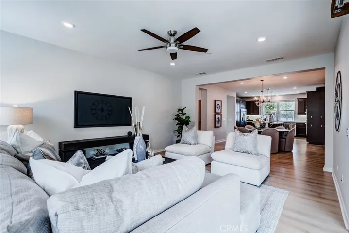 159 Newington, Irvine, California 92618