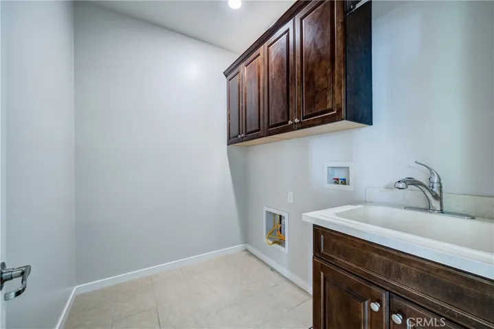 159 Newington, Irvine, California 92618