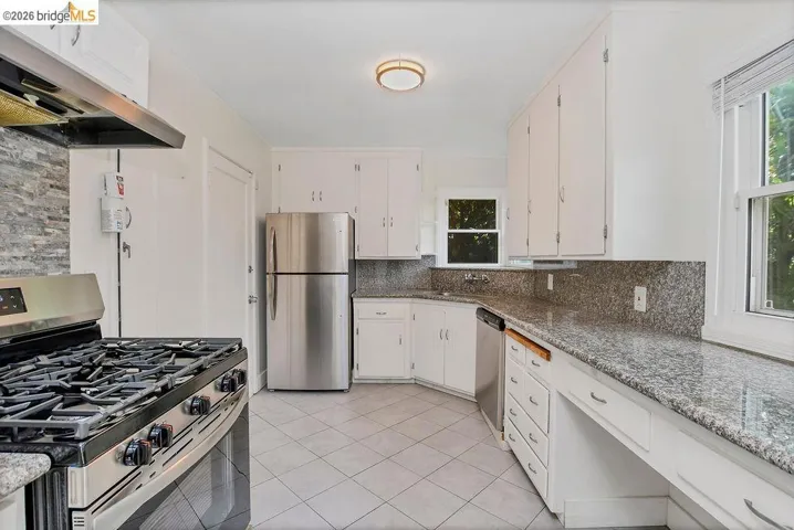 929 31st Street, Richmond, California 94804-1101