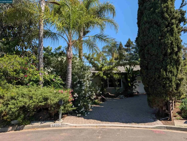 5235 La Corte Bonita, Concord, California 94521