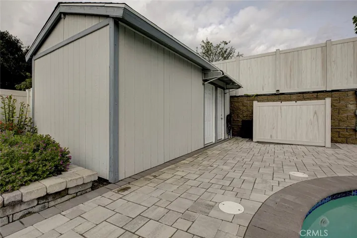 Storage & Laundry room for back unit