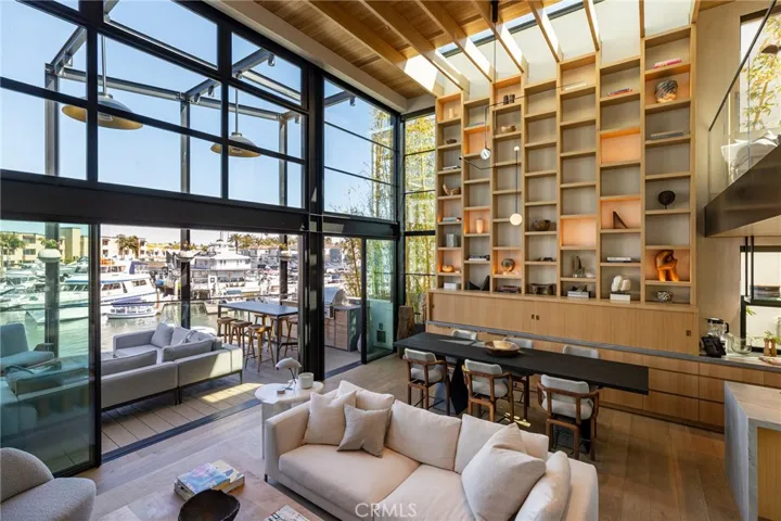 2910 Lafayette Avenue, Newport Beach, California 92663