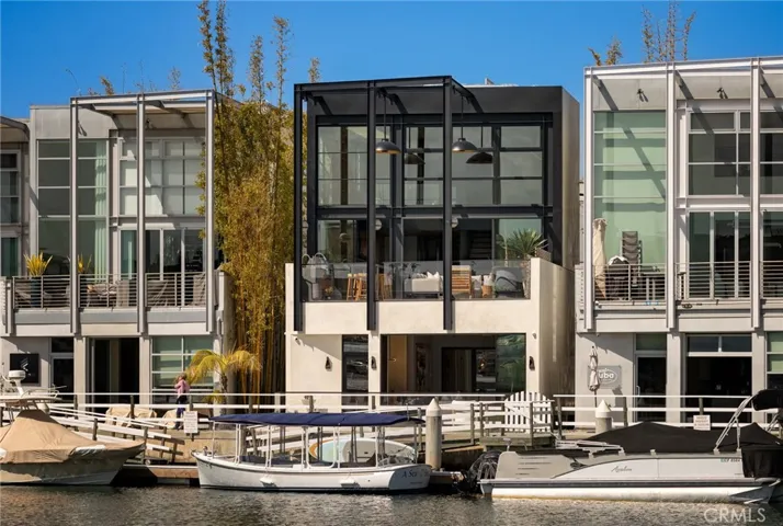 2910 Lafayette Avenue, Newport Beach, California 92663