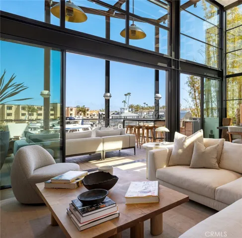 2910 Lafayette Avenue, Newport Beach, California 92663