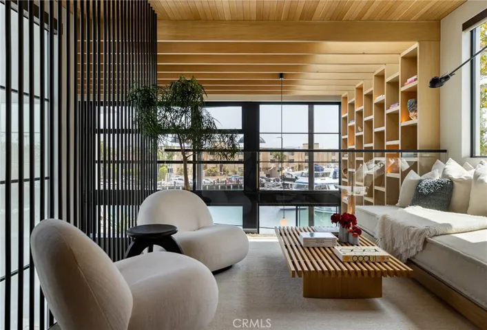 2910 Lafayette Avenue, Newport Beach, California 92663