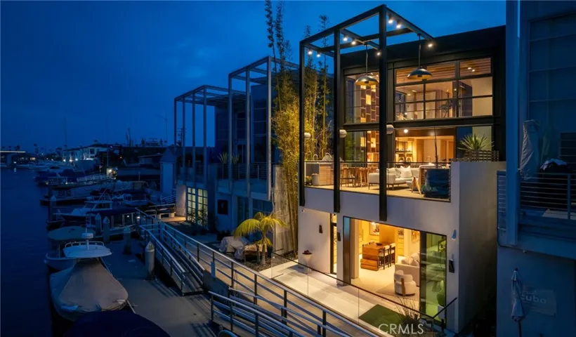 2910 Lafayette Avenue, Newport Beach, California 92663