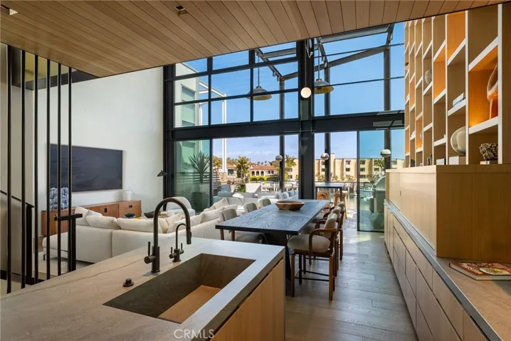 2910 Lafayette Avenue, Newport Beach, California 92663