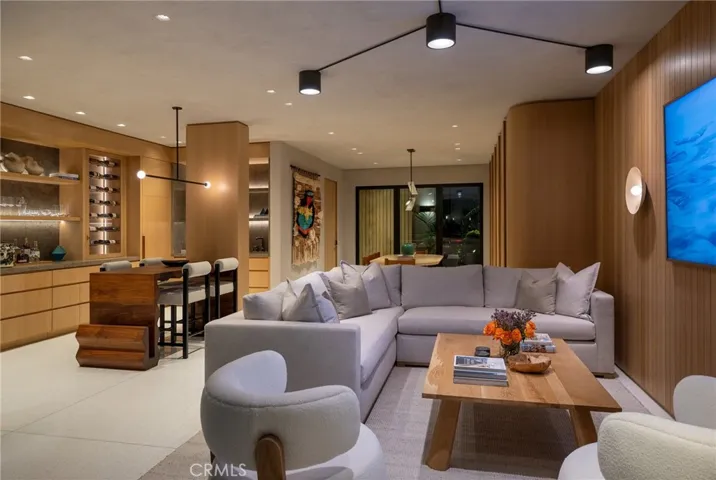 2910 Lafayette Avenue, Newport Beach, California 92663