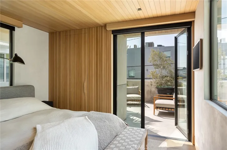 2910 Lafayette Avenue, Newport Beach, California 92663
