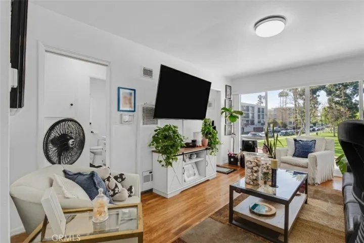 231 Junipero 1, Long Beach, California 90803